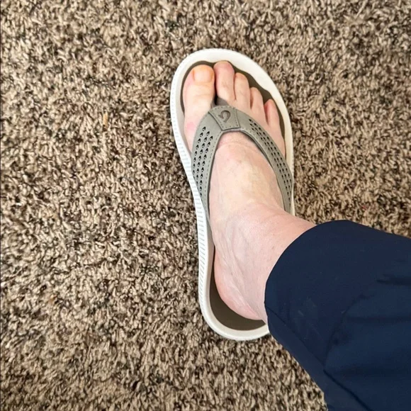 Olukai flip flops - Picture 8 of 13